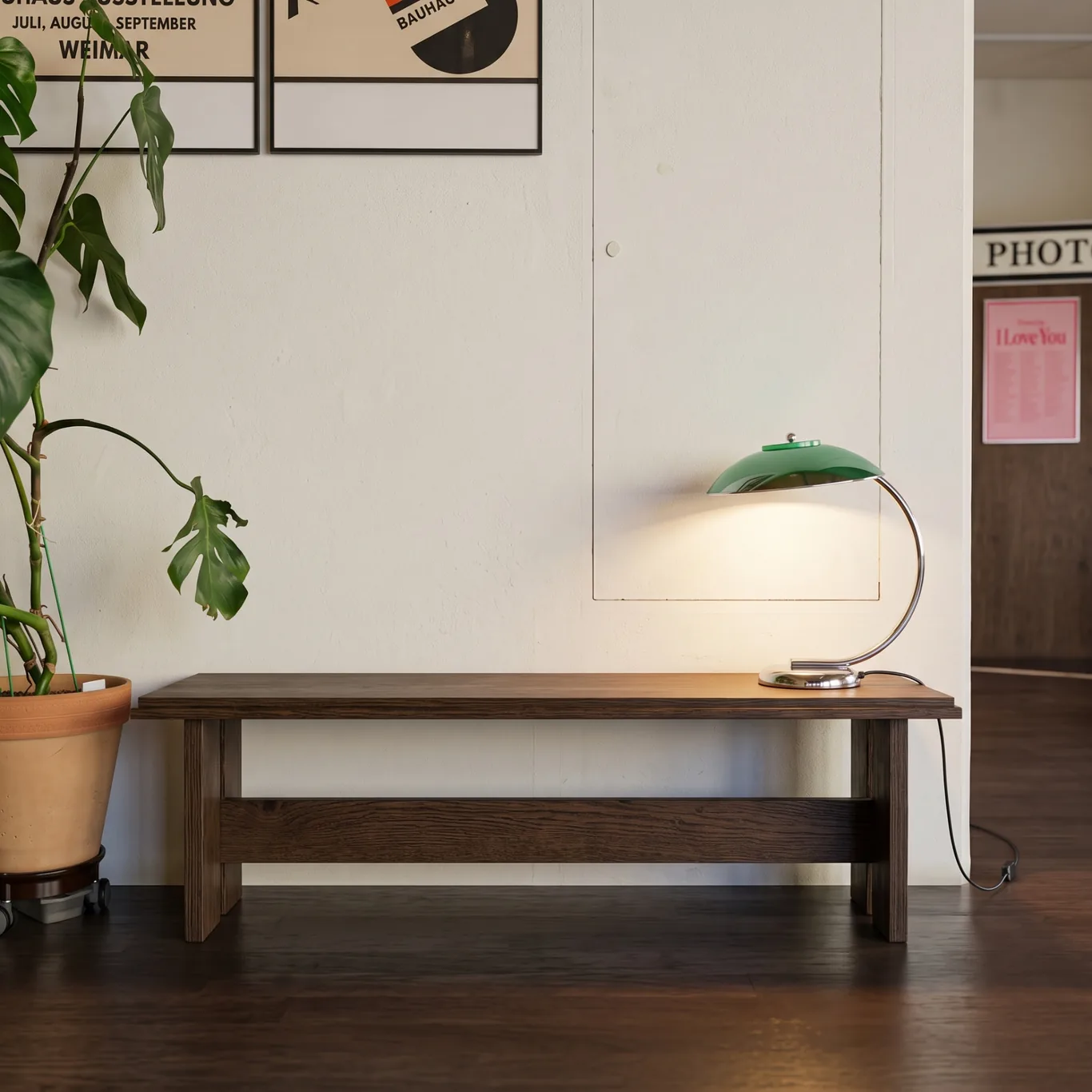 Intérieur en bois dans la teinte Noyer foncé